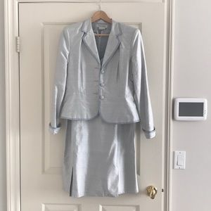 Beautiful Kay Unger silk dress suit